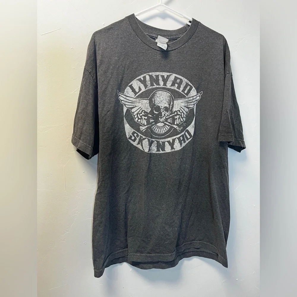 Vintage Y2K LYNYRD SKYNYRD Skull Rock Band Graphic T Shirt size XL